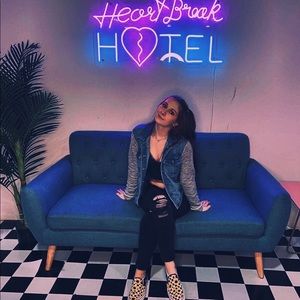 Meet your Posher, Sierra